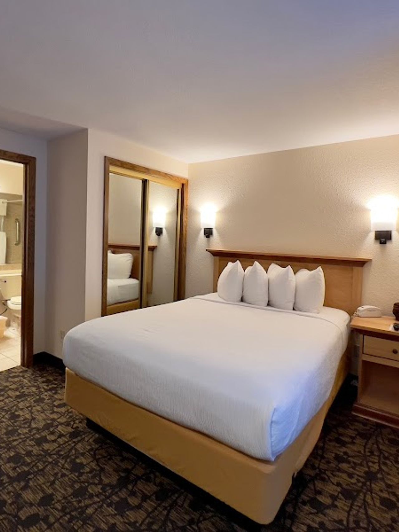Photo of Whispering Woods Resort