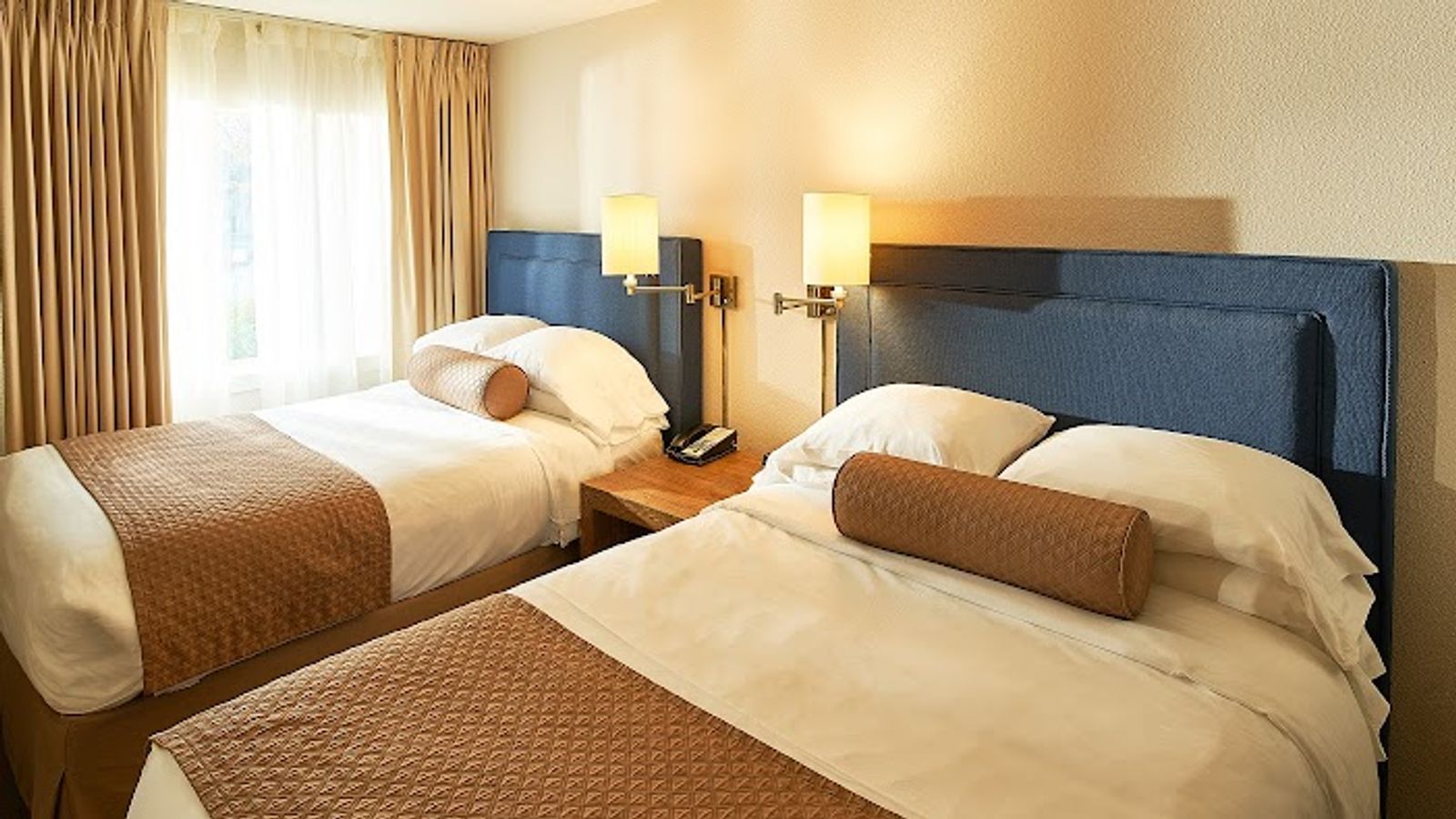 Photo of Ashland Hills Hotel & Suites and Convention Center