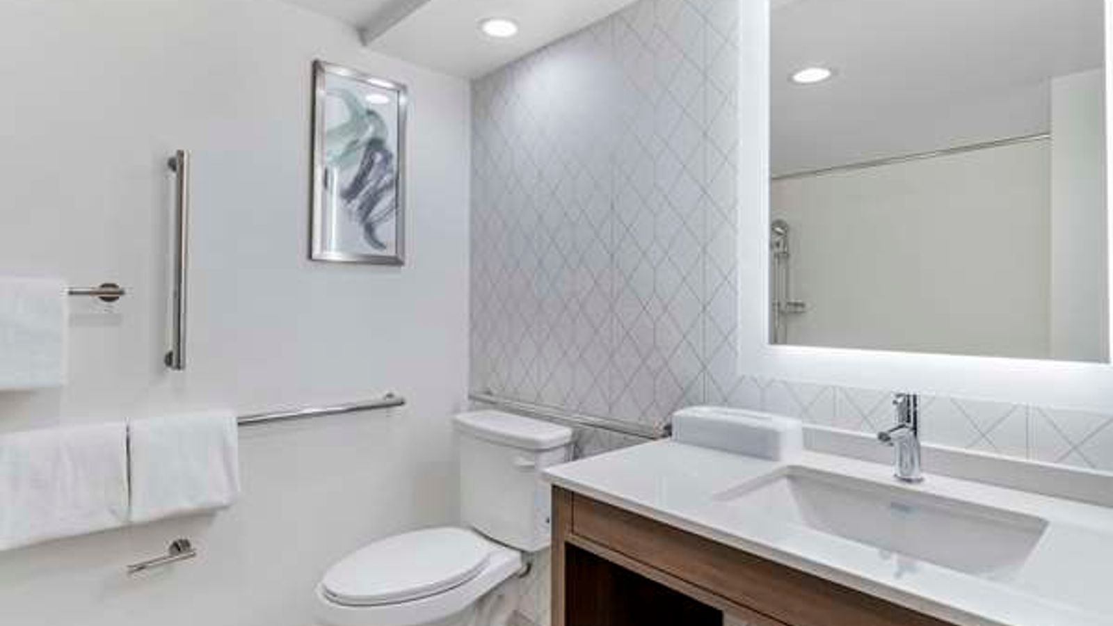 Photo of Comfort Inn Marina on the Monterey Bay - Bathroom