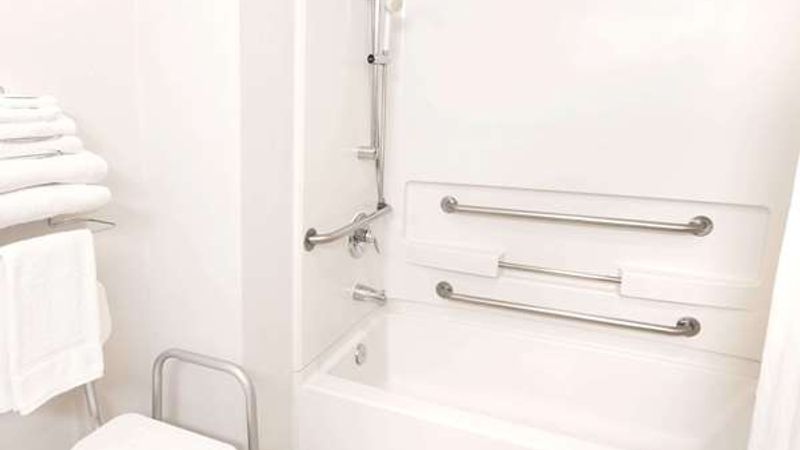 Photo of Super 8 by Wyndham Redmond