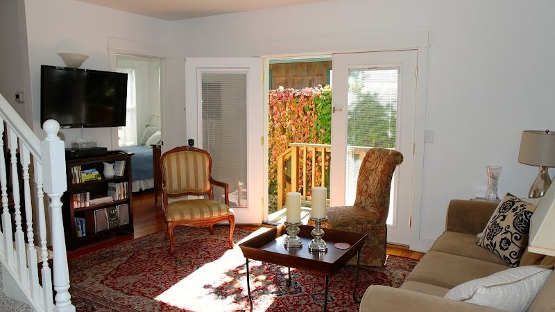 Photo of 2nd Street Cottages