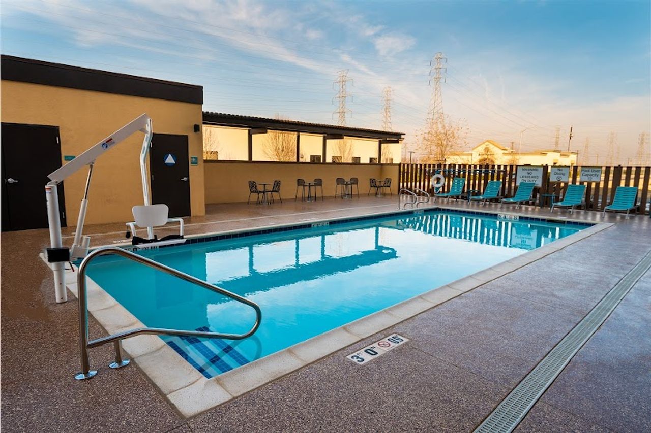 Photo of Home2 Suites by Hilton Bakersfield