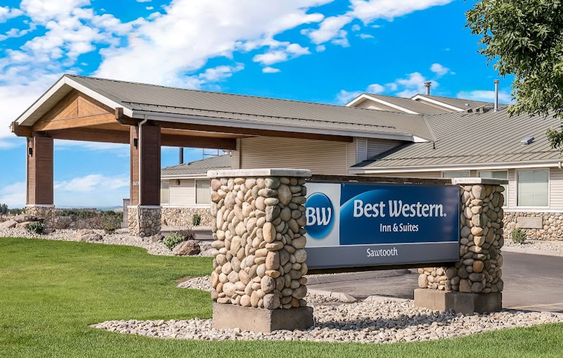 Best Western Sawtooth Inn & Suites