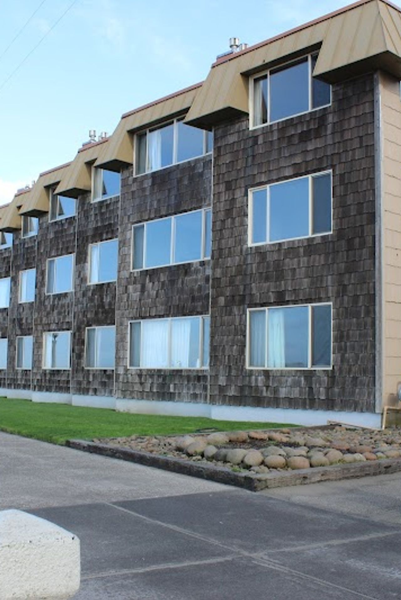 Photo of Ebb Tide Oceanfront Inn