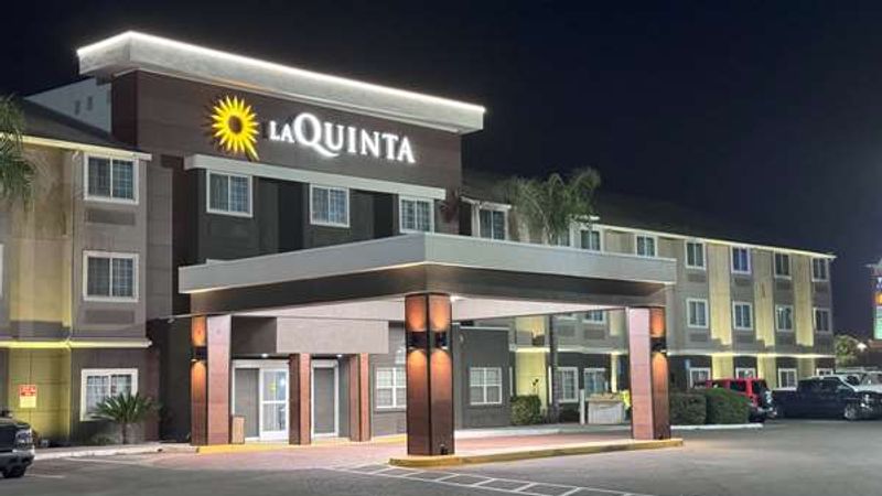 Photo of La Quinta Inn & Suites by Wyndham Tulare