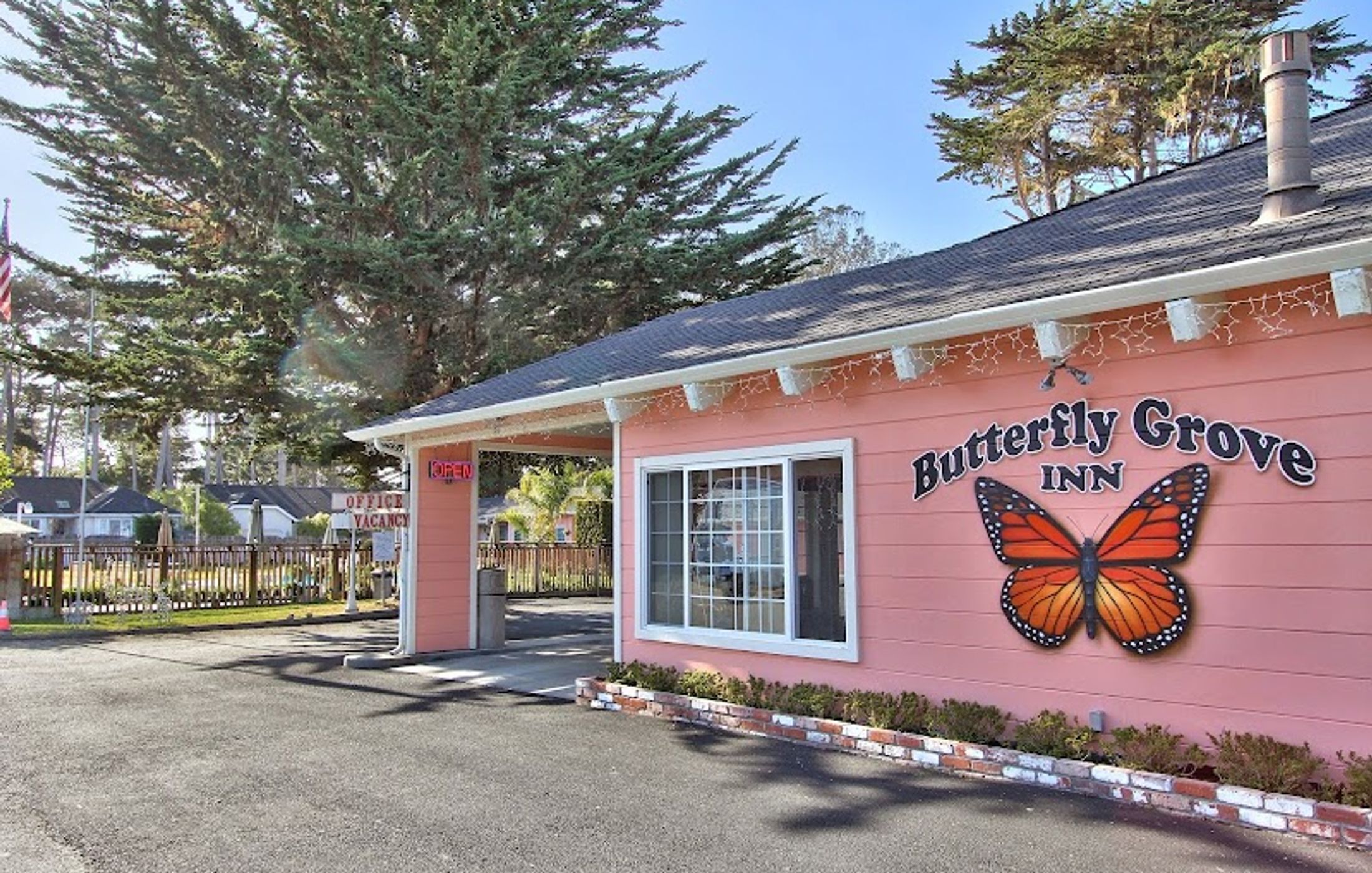 Butterfly Grove Inn