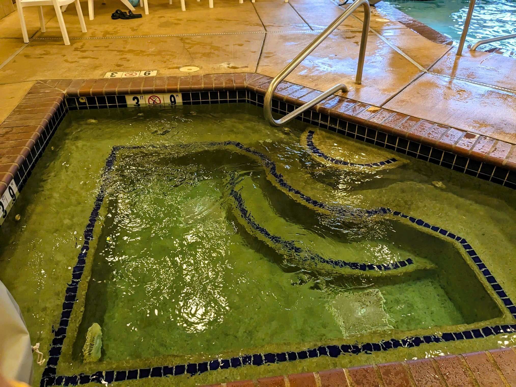 Comfort Suites Eugene - Hot tub