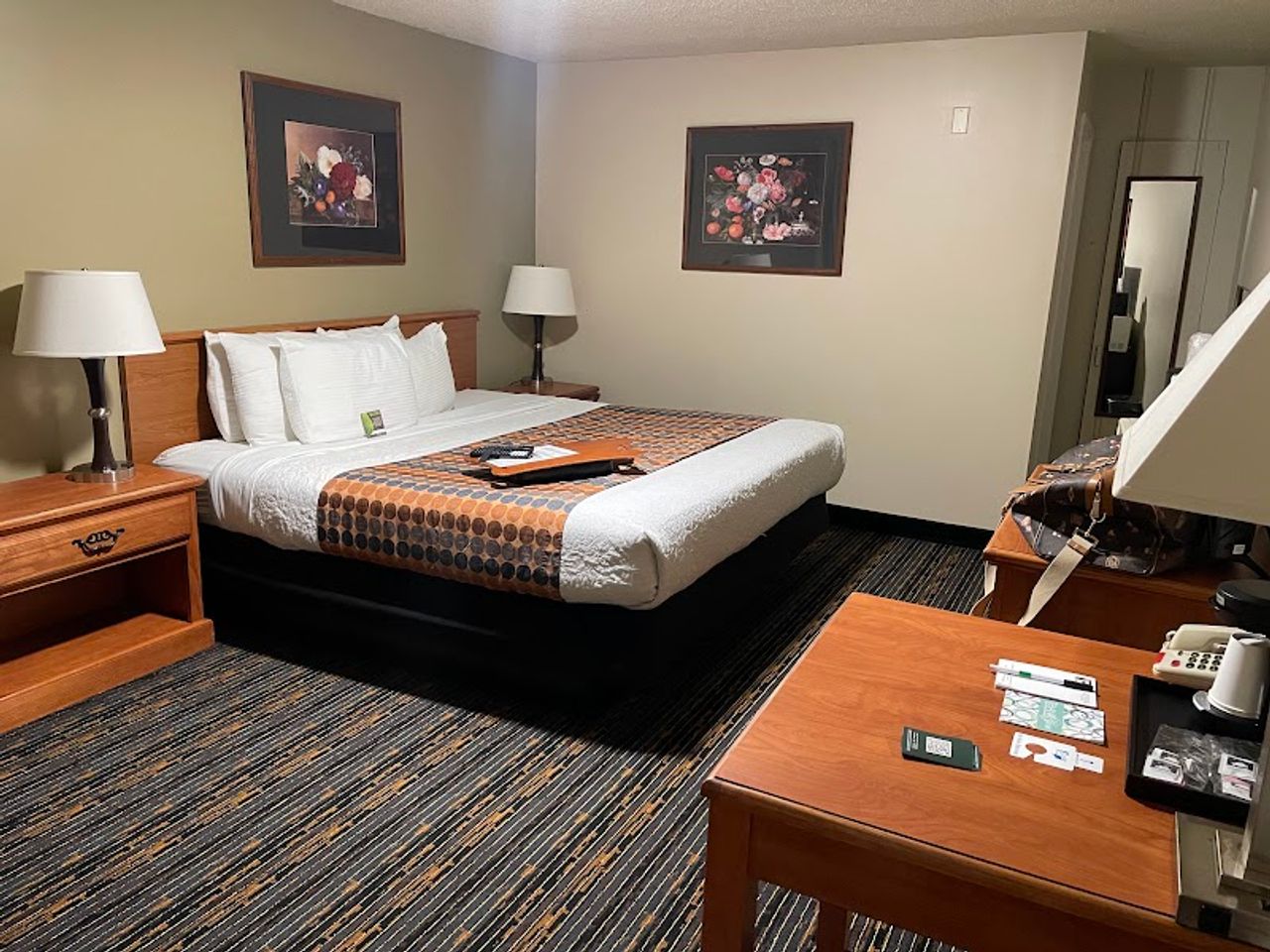 Photo of Courtesy Inn Eugene - Room