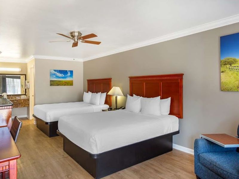 Photo of Best Western Heritage Inn