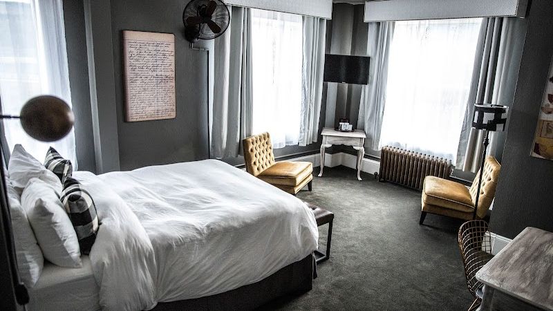 Photo of Hood River Hotel