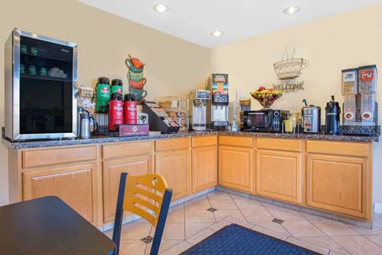 Photo of Days Inn by Wyndham Modesto