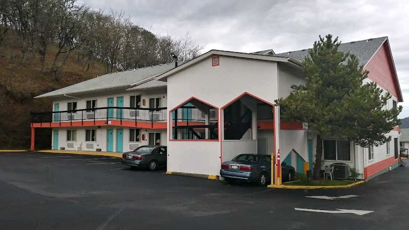 Howard Johnson by Wyndham Roseburg