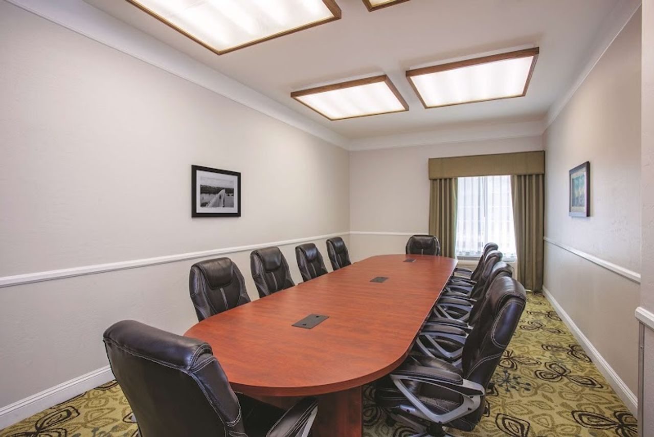 Photo of La Quinta Inn & Suites by Wyndham Bakersfield North