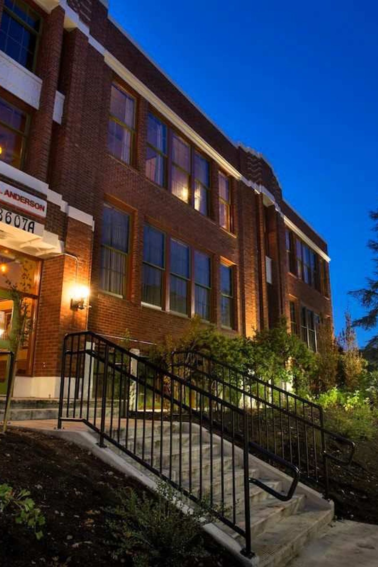 McMenamins Anderson School - Exterior