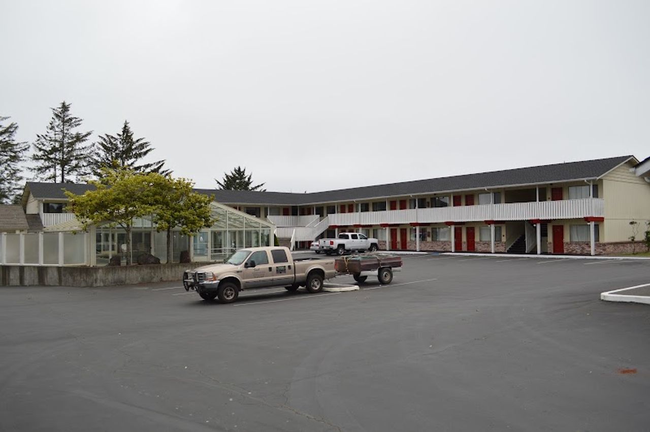 Photo of Brookings Inn Resort