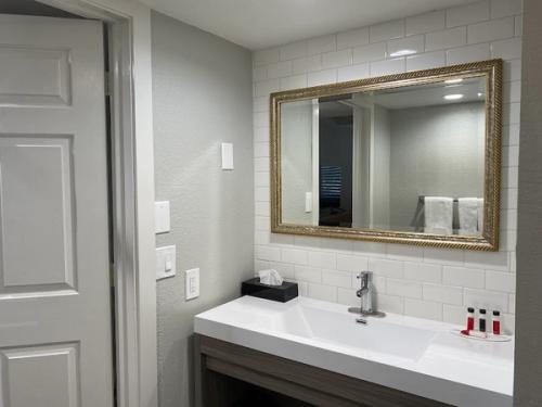 Photo of Prodigy Hotel, a Days Inn by Wyndham