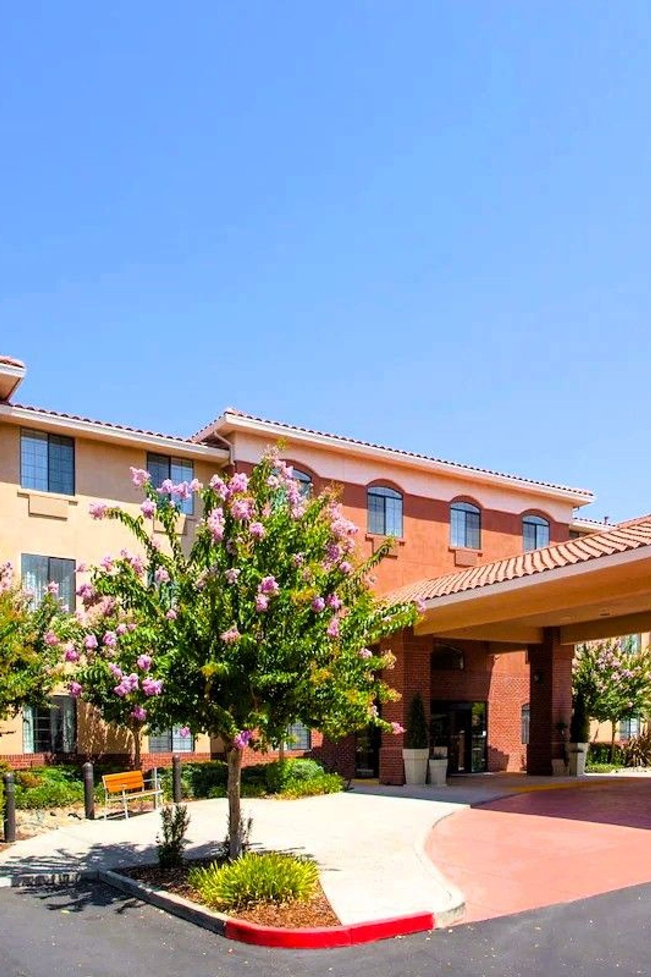 Holiday Inn Express & Suites Davis - University Area, an IHG Hotel