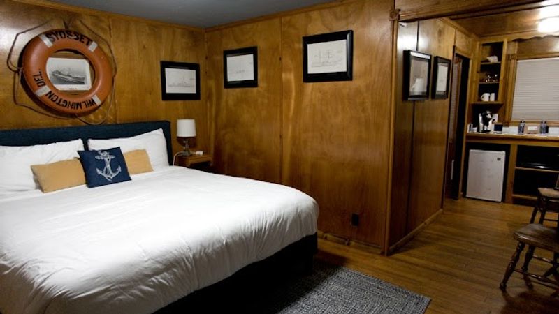 Photo of Anchor Inn Resort