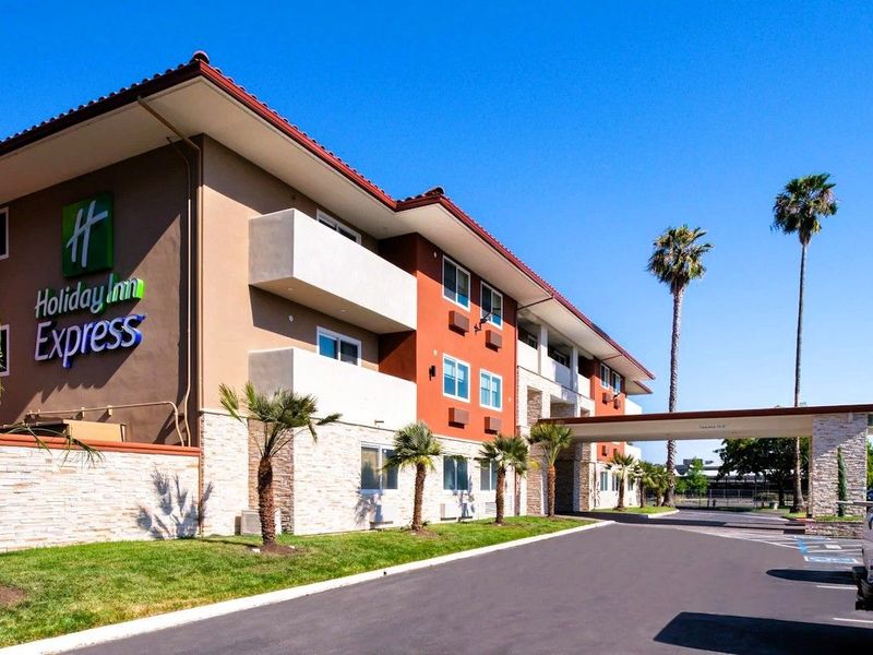 Holiday Inn Express Santa Rosa North, an IHG Hotel