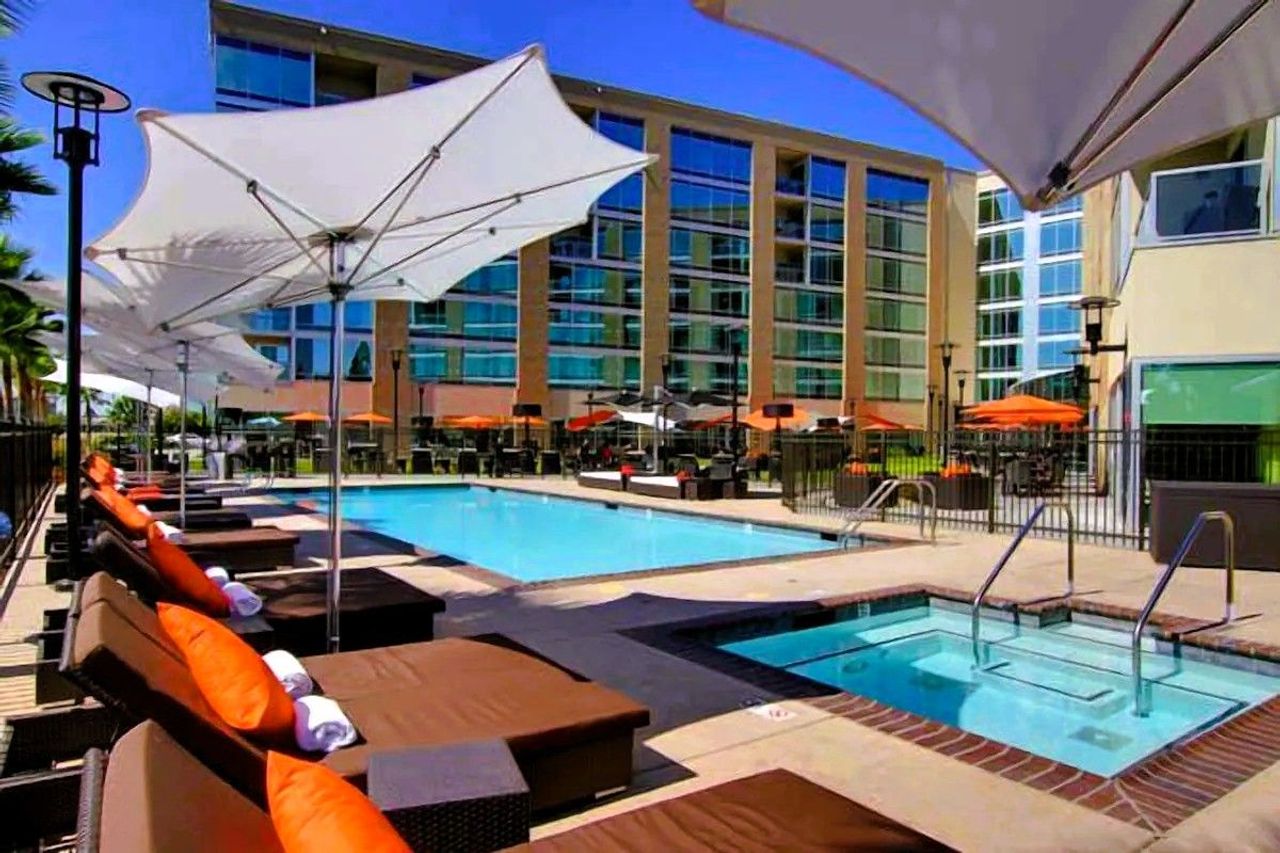 University Plaza Waterfront Hotel - Sun Deck, Outdoor Pool, Whirlpool Spa Tub
