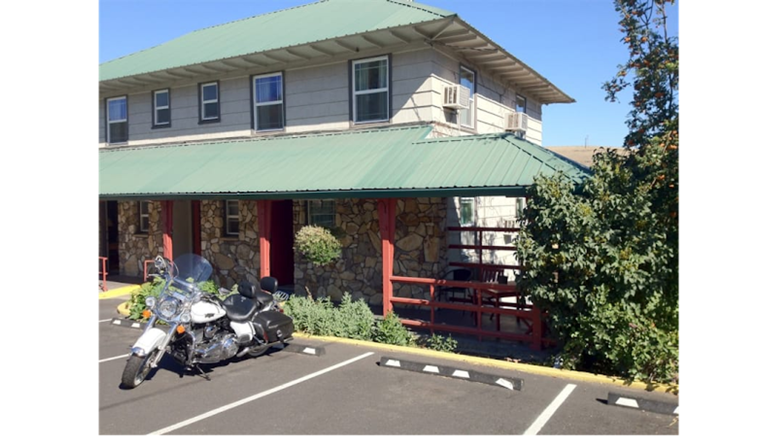 Photo of Rugged Country Lodge