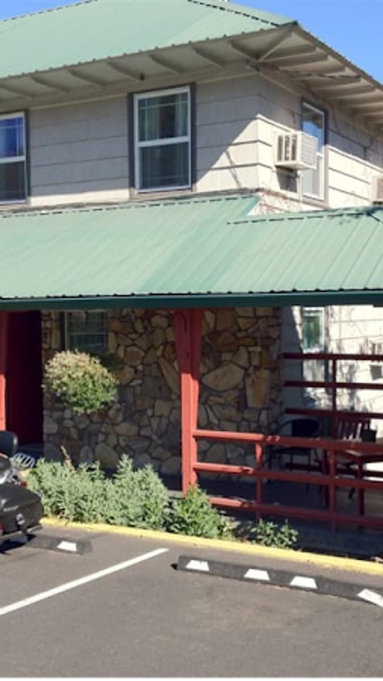 Photo of Rugged Country Lodge