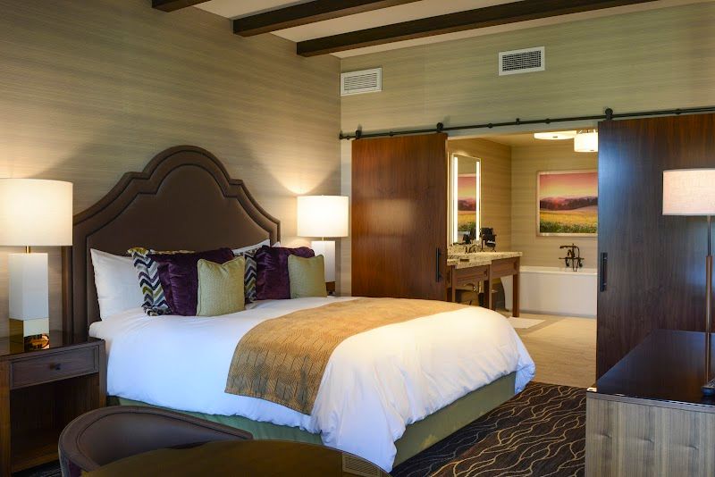 Photo of Vinarosa Resort & Spa - Vintners Suite, California King Bed, Tub, Walk-in Showers