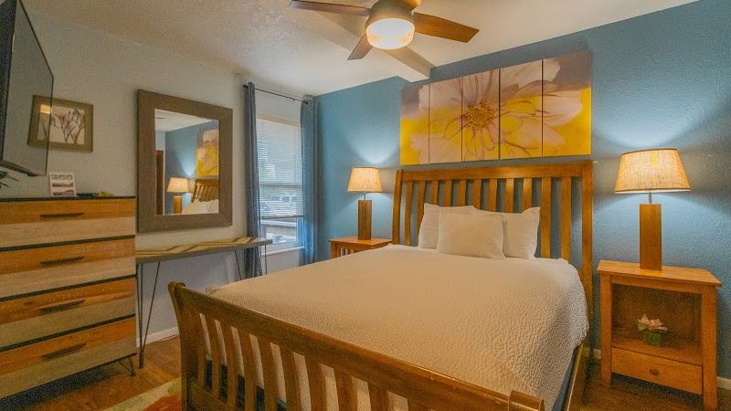 Photo of Embarcadero Resort Hotel & Marina - Room, King Bed