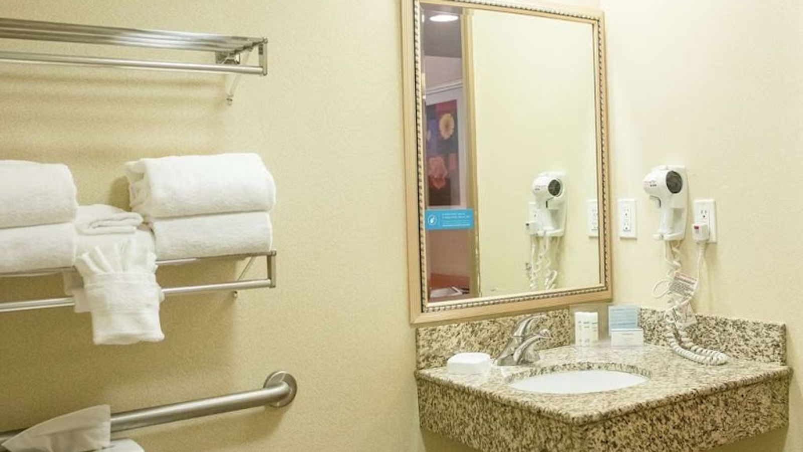 Photo of Hampton Inn & Suites Lathrop