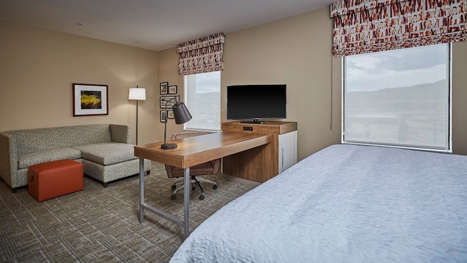 Photo of Hampton Inn & Suites Roseburg