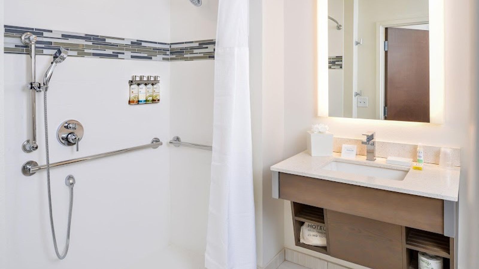 Photo of Even Hotel Eugene, an IHG Hotel - Bathroom, Walk-in shower