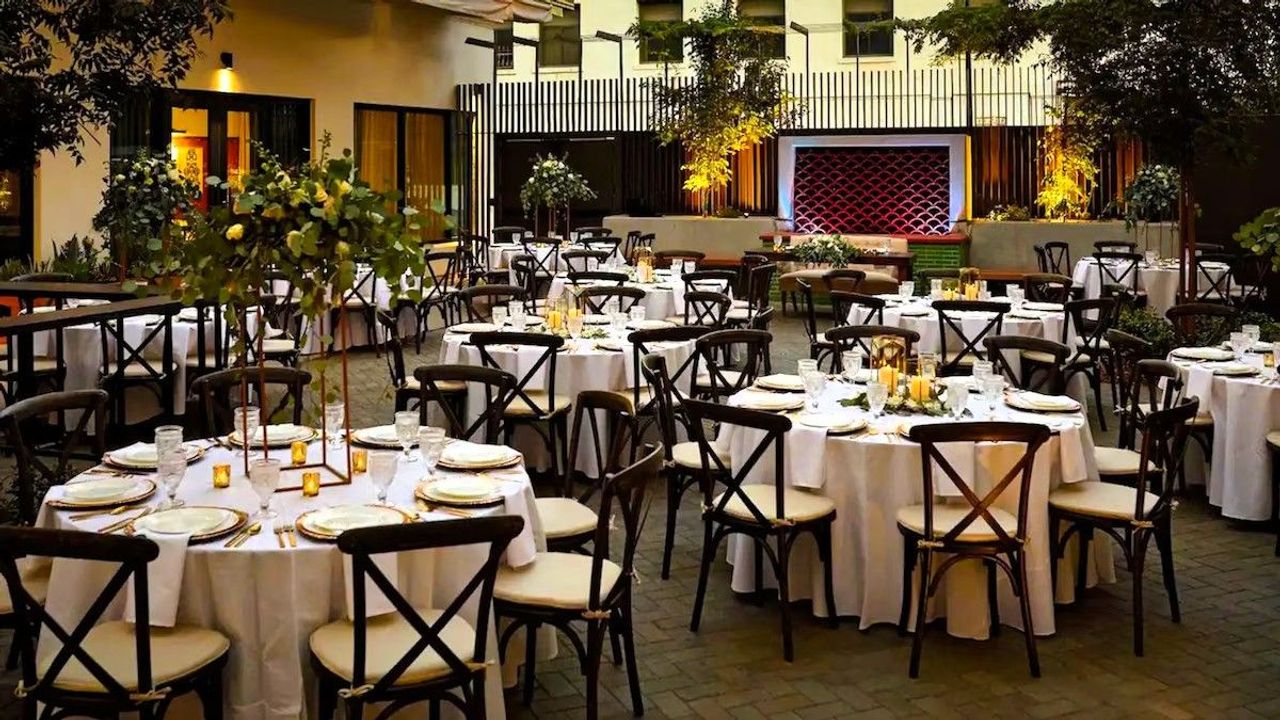 El Capitan Hotel - Outdoor Fine Dining, Live Performance Stage