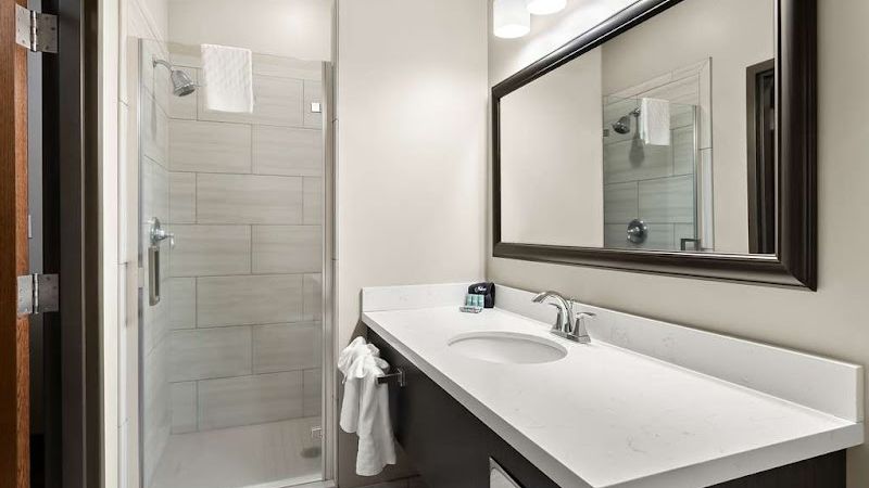 Photo of Best Western Sawtooth Inn & Suites