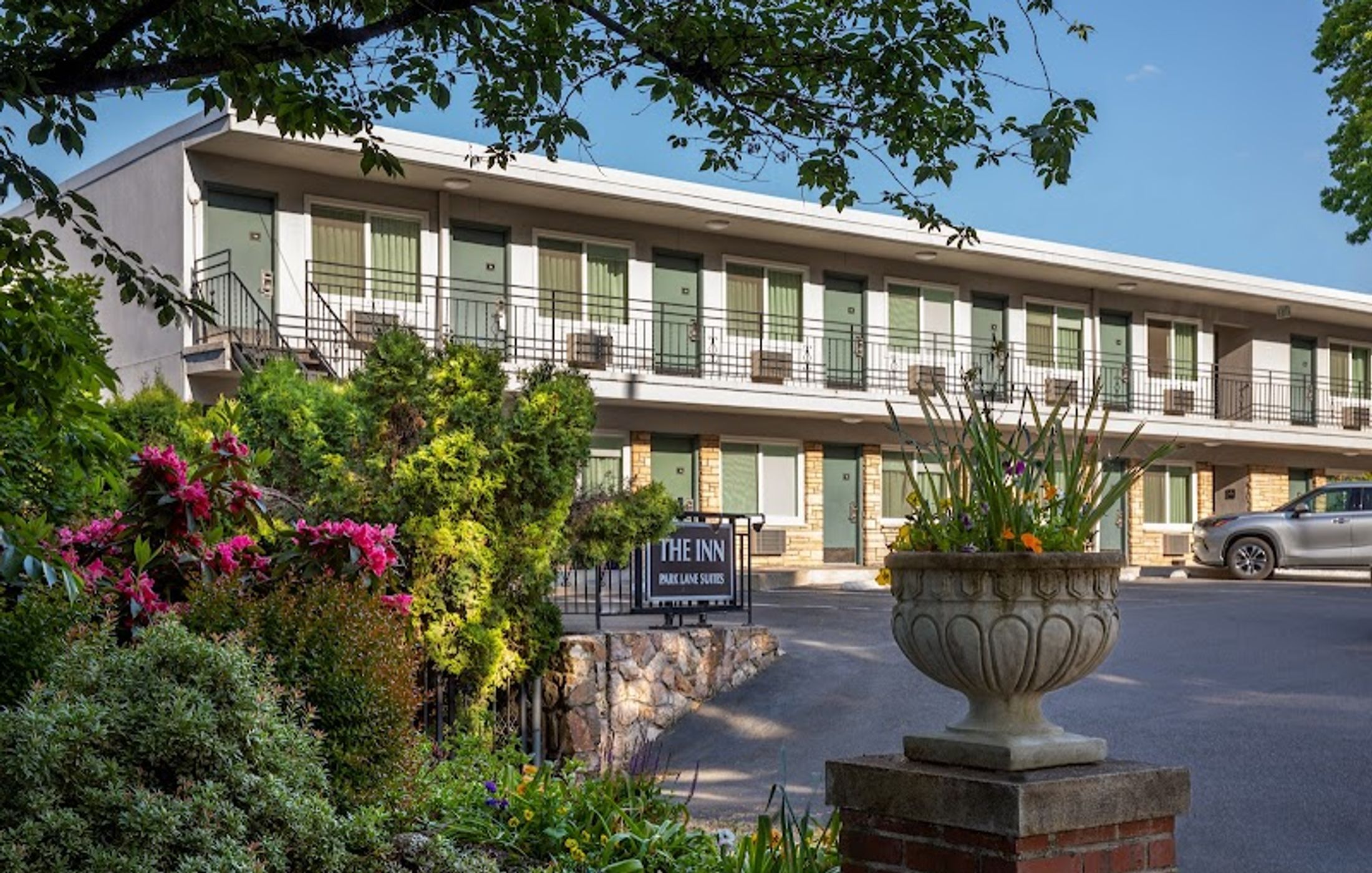 Park Lane Suites and Inn