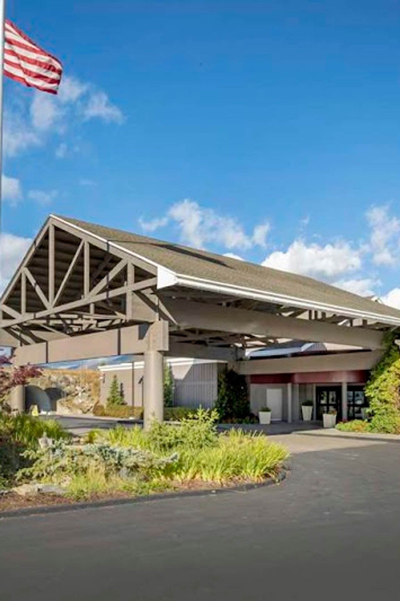 Photo of Best Western Plus Kootenai River Inn Casino & Spa - Exterior
