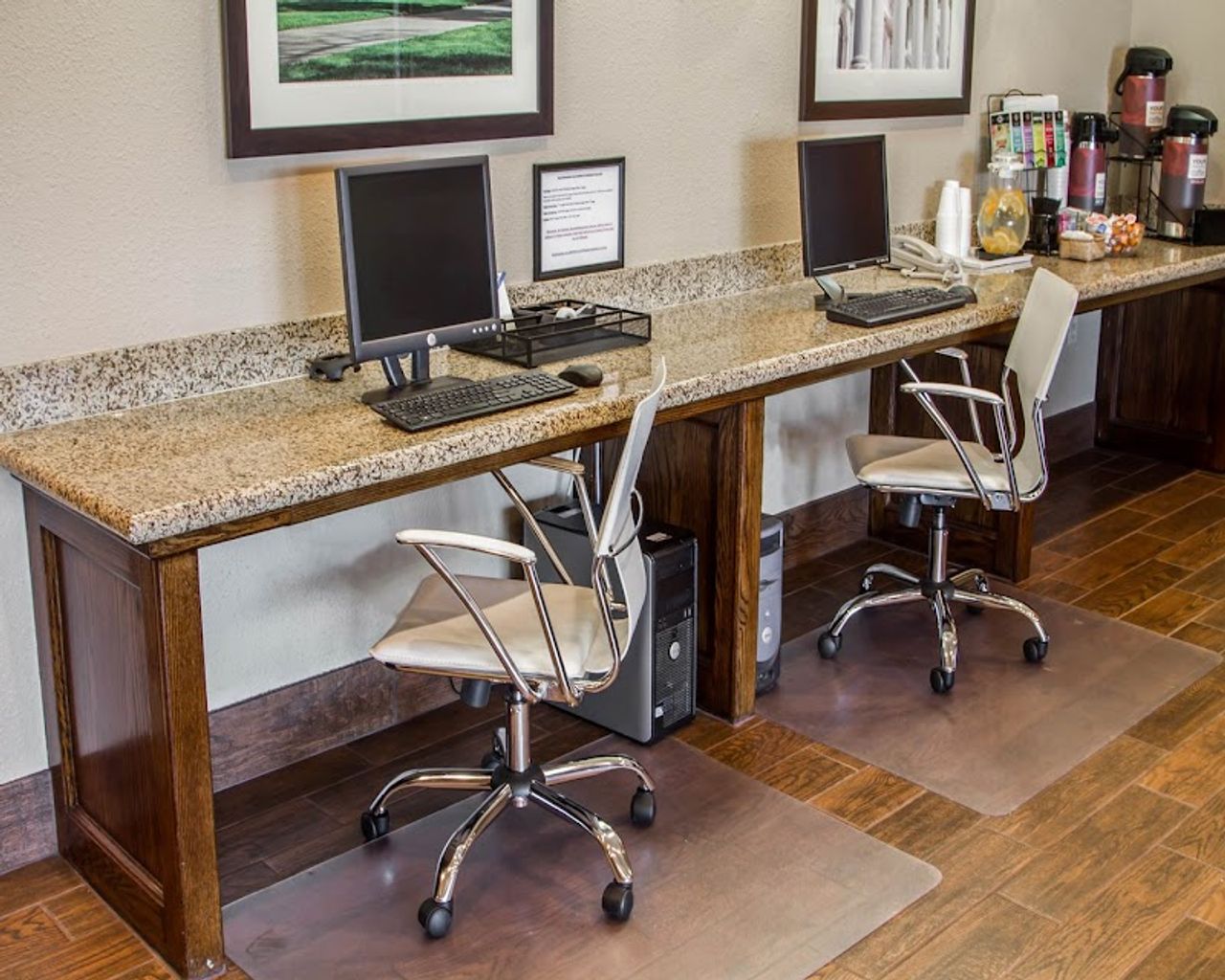 Photo of Comfort Inn & Suites Sacramento - University Area