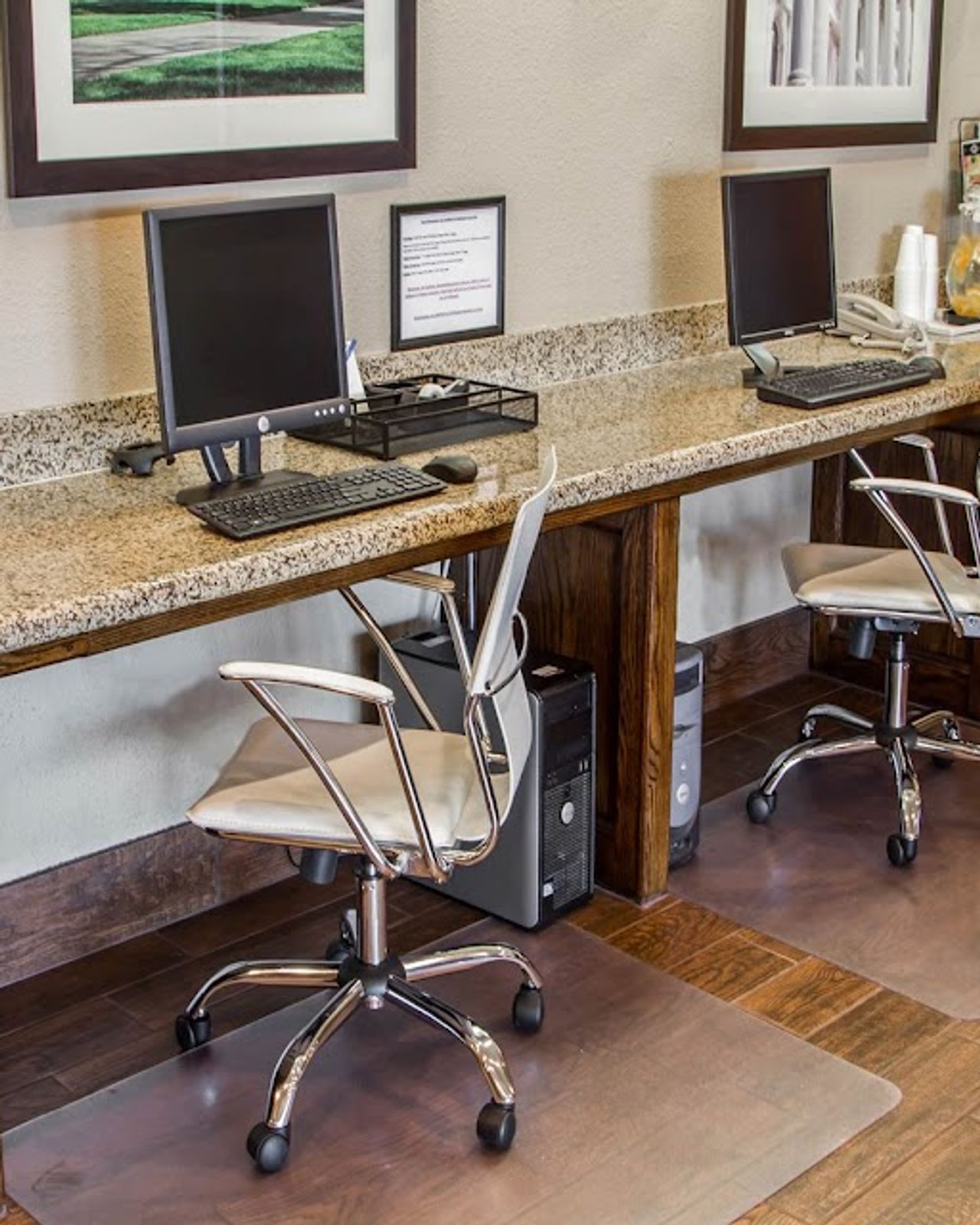 Photo of Comfort Inn & Suites Sacramento - University Area