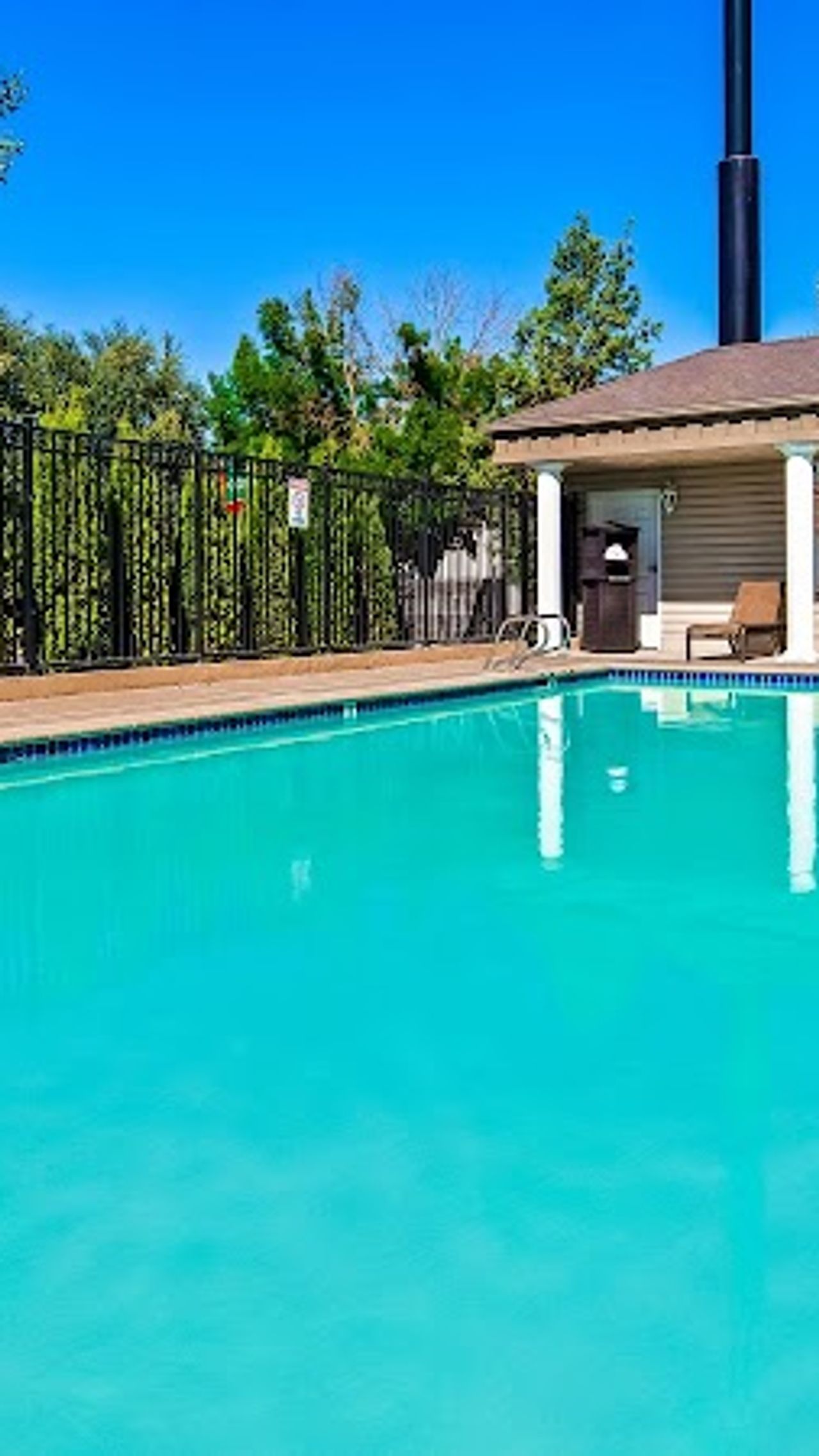 Photo of Best Western Grand Manor Inn - Outdoor Pool
