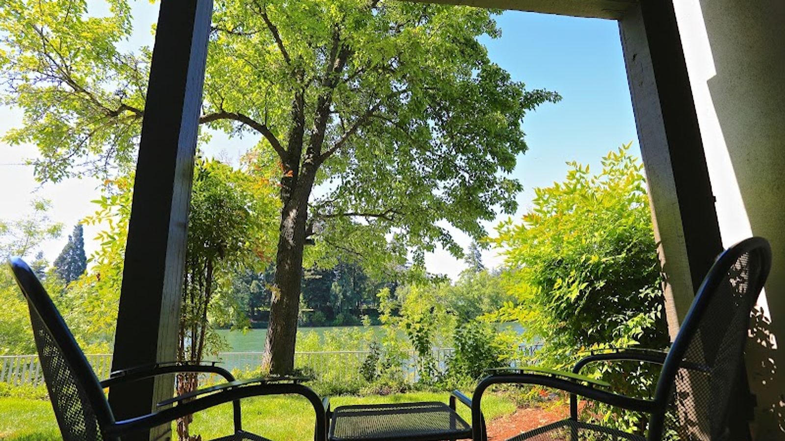 Photo of Valley River Inn - Patio, River view