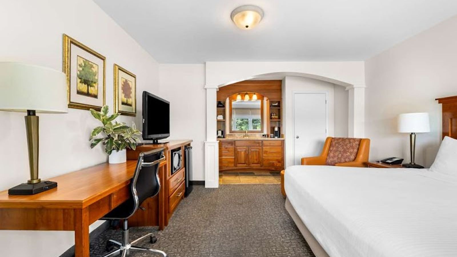 Photo of Best Western Driftwood Inn