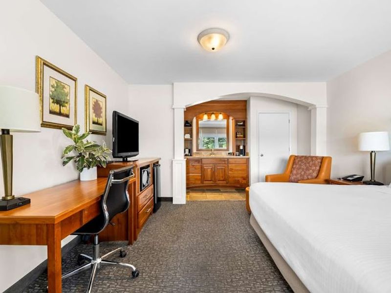 Photo of Best Western Driftwood Inn