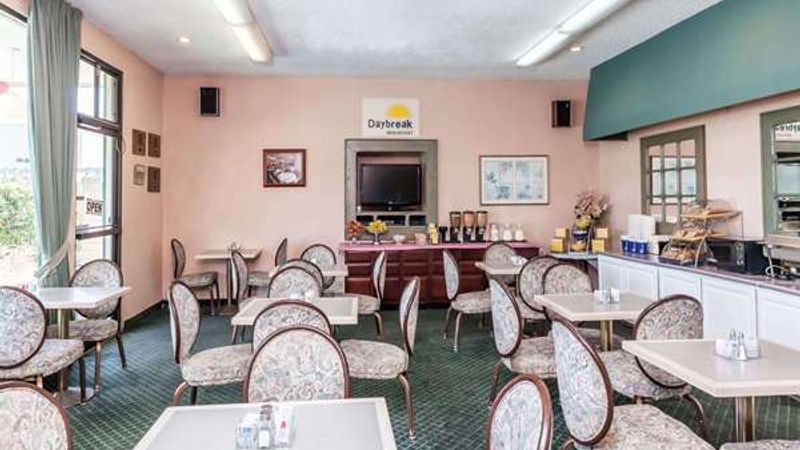 Photo of Days Inn & Suites by Wyndham Sunnyvale