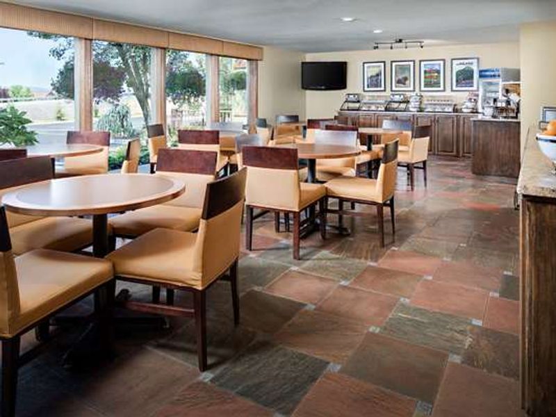 Photo of Comfort Inn & Suites