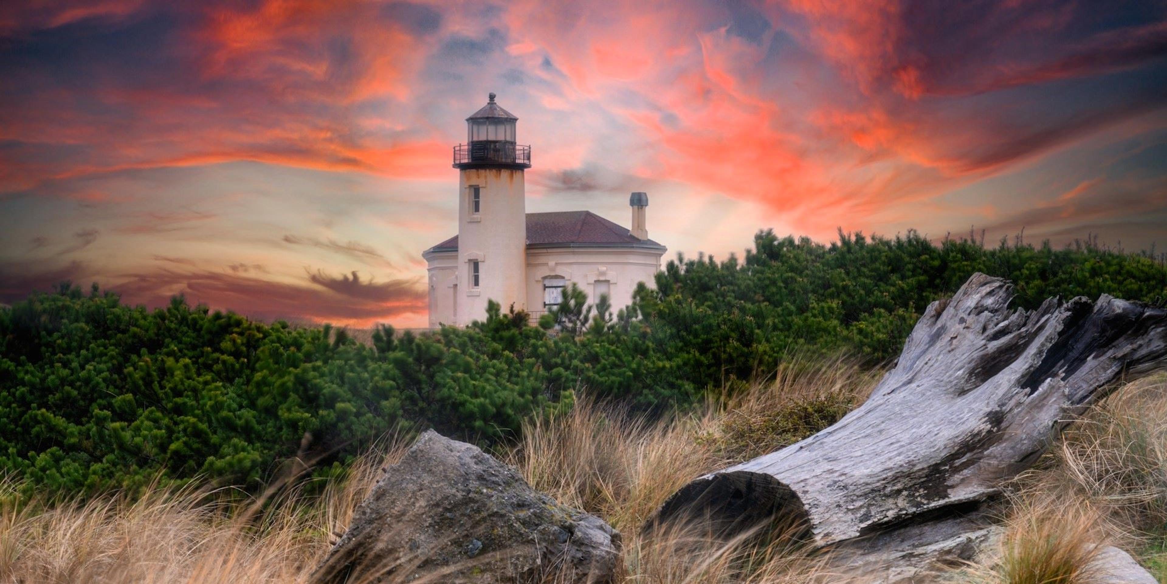 Sunset at Coquille River Lighthouse, Bullards Beach Road, Bandon, OR, USA