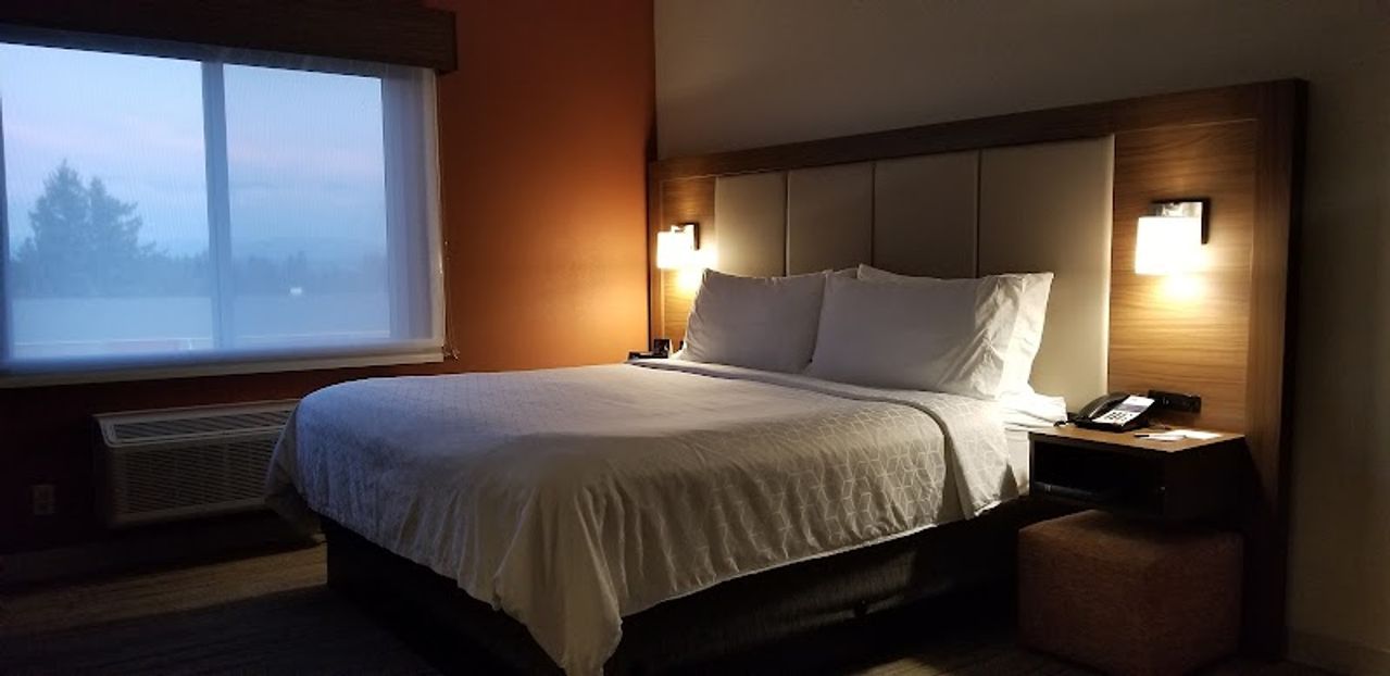 Photo of Holiday Inn Express & Suites Seattle-Sea-Tac Airport, an IHG Hotel