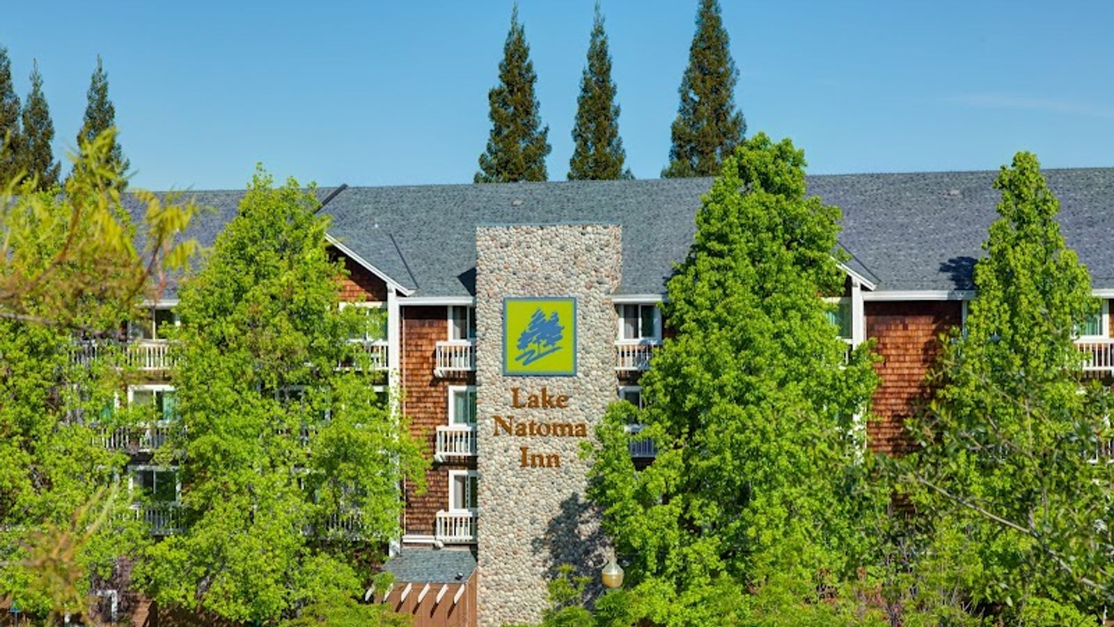 Lake Natoma Inn