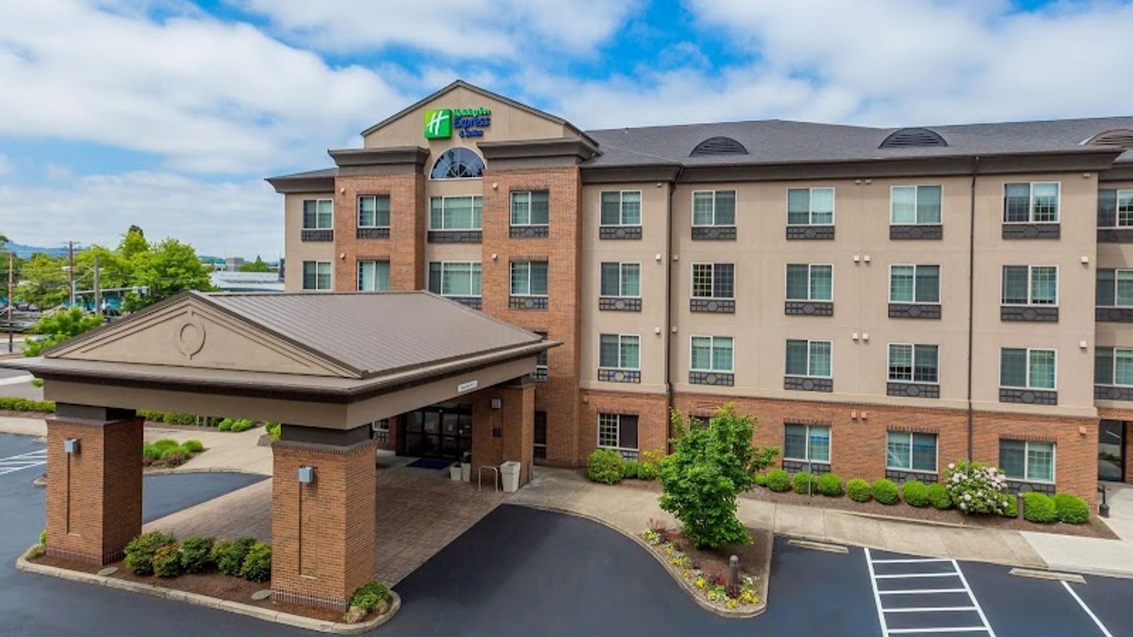 Holiday Inn Express & Suites Eugene Downtown - University, an IHG Hotel