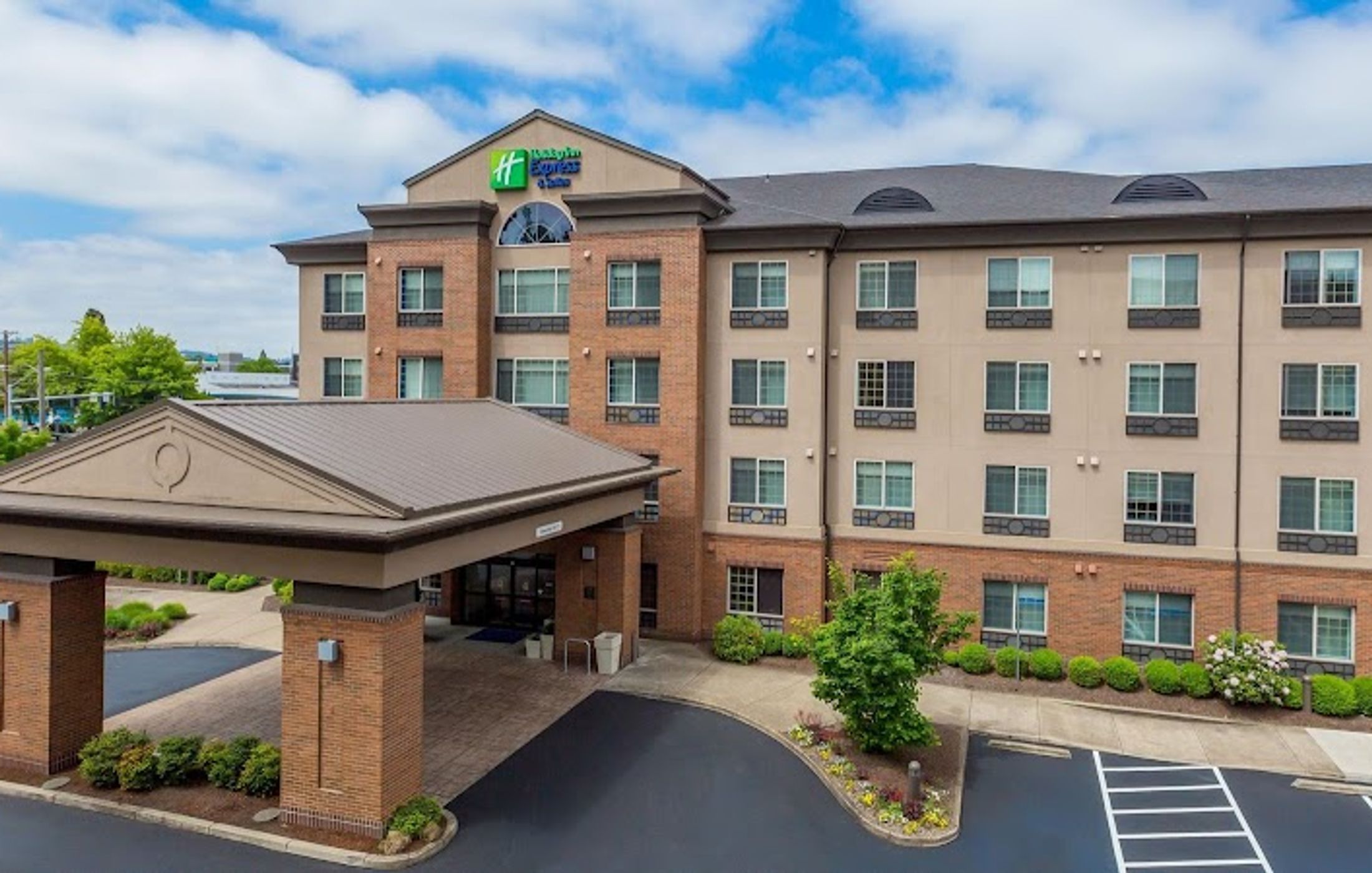Holiday Inn Express & Suites Eugene Downtown - University, an IHG Hotel