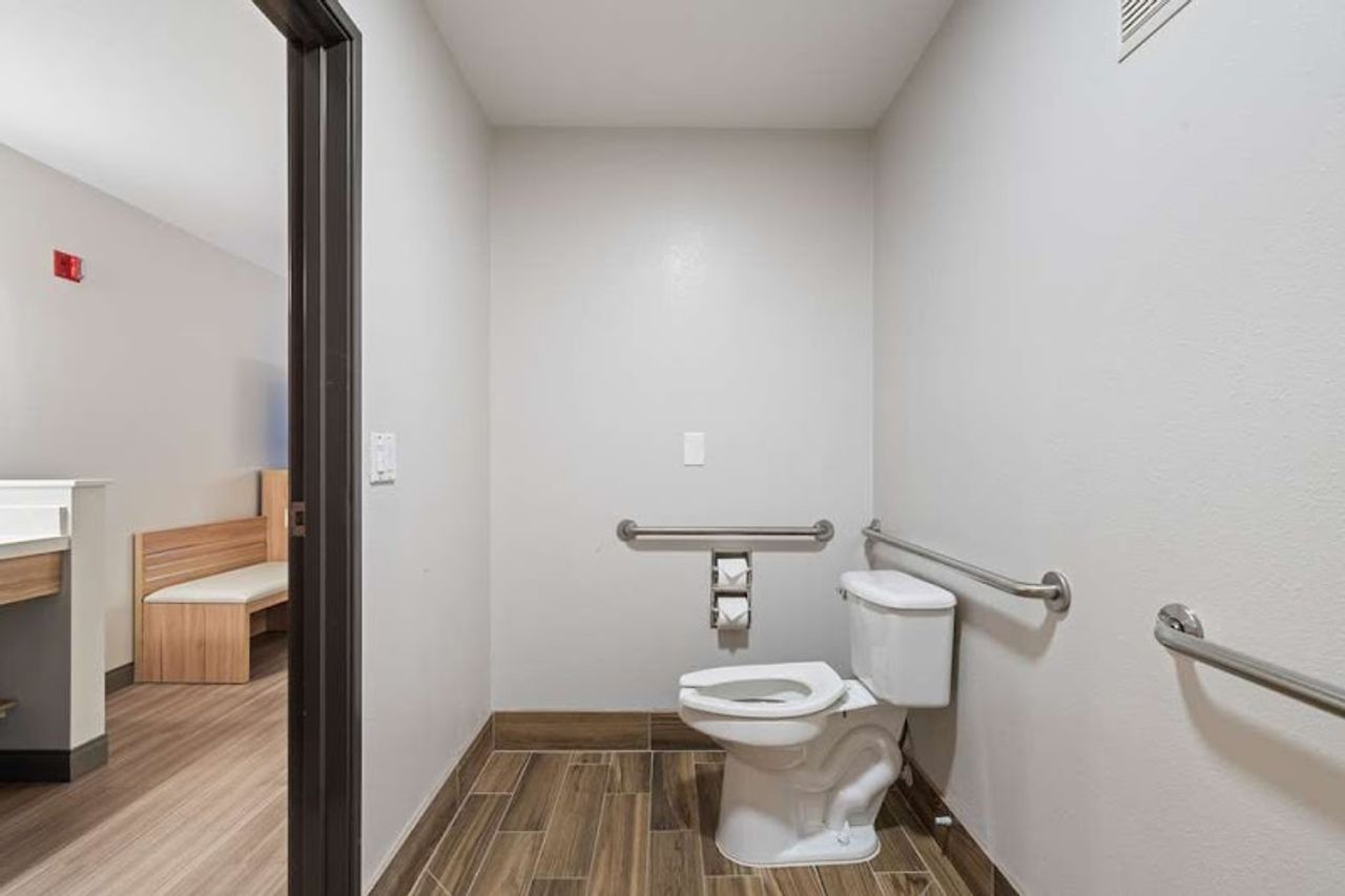 Photo of Best Western Lake Oswego/Portland Hotel & Suites