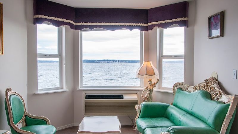 Photo of The Tides Inn & Suites